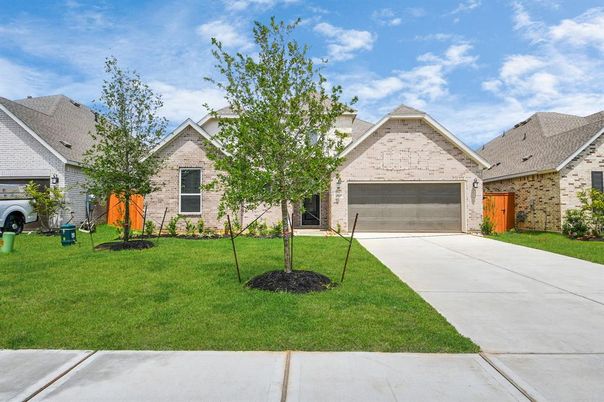 Attached, Exterior, Facade, Brick Facade, Ranch