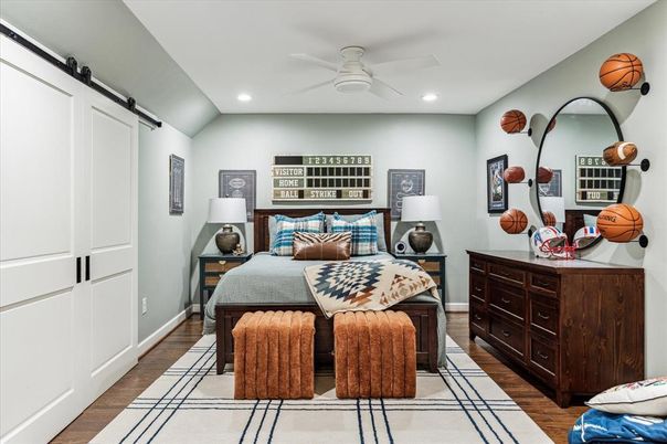 Interior, Recessed Lighting, Wood Texture Flooring