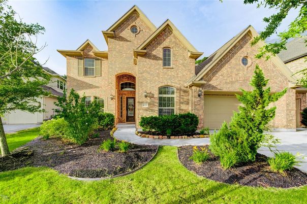 Attached, Exterior, Facade, Brick Facade, Brick Traditional