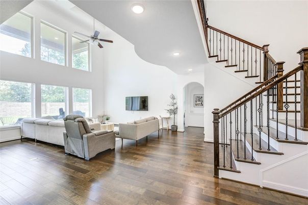 Interior, Living room, Recessed Lighting, Wood Texture Flooring