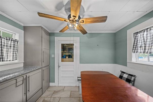 Dining room, Interior