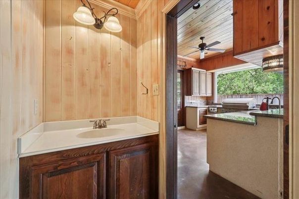 Bathroom, Interior, Wooden Ceilings, Wooden Walls