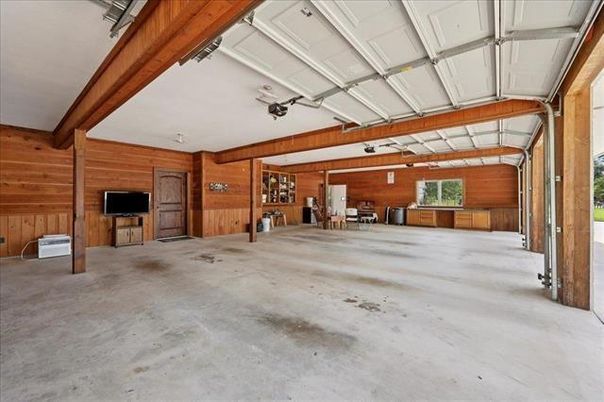 Garage, Interior, Wooden Beams, Wooden Walls