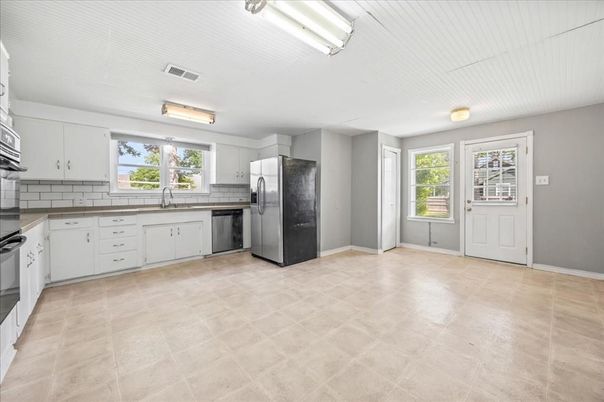 Interior, Kitchen, Stainless Steel Appliances