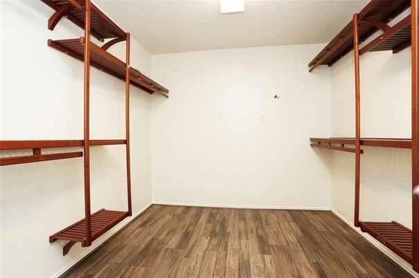 Interior, Walk-in Closets, Wood Texture Flooring
