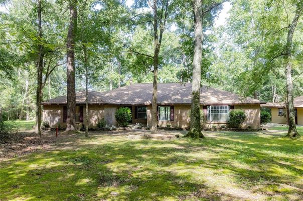 Backyard, Exterior, Facade, Ranch