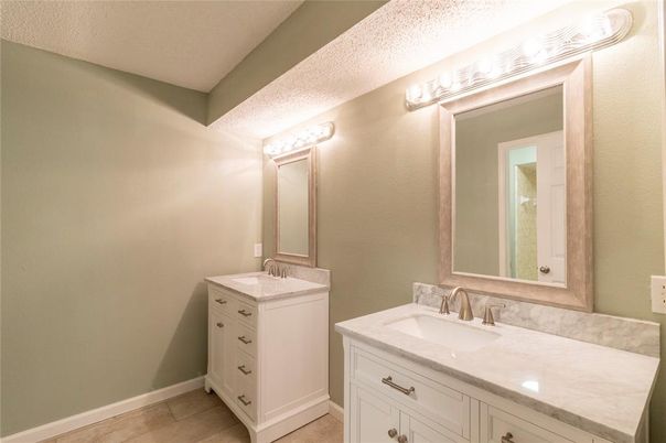 Bathroom, Dual Sink Vanities, Interior