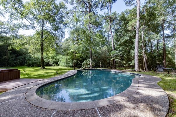 Exterior, Hot Tub, Pool