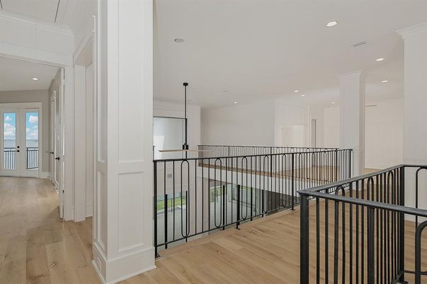 Interior, Pendant Lights, Recessed Lighting, Wood Texture Flooring