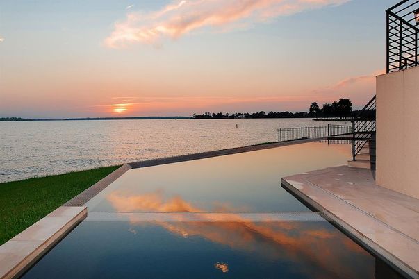 Exterior, Pool, Water