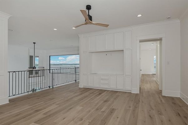 Interior, Recessed Lighting, Wood Texture Flooring