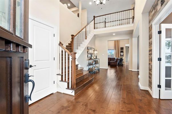 Interior, Recessed Lighting, Wood Texture Flooring