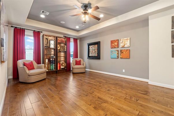 Interior, Recessed Lighting, Wood Texture Flooring