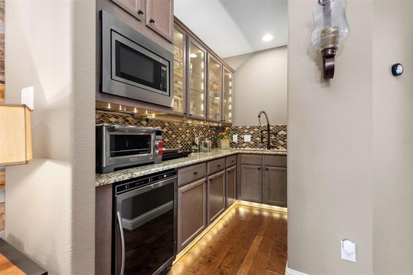 Interior, Kitchen, Recessed Lighting, Wood Texture Flooring