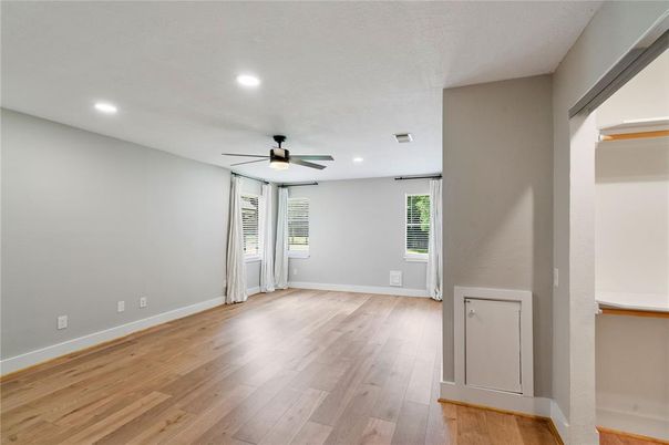Empty room, Interior, Recessed Lighting, Wood Texture Flooring