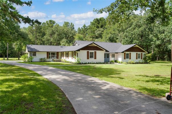 Backyard, Exterior, Facade, Ranch