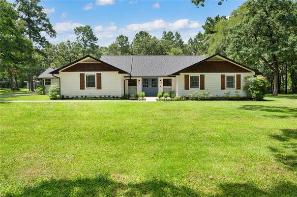 Backyard, Exterior, Facade, Ranch