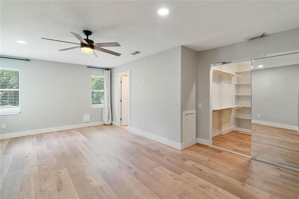 Empty room, Interior, Recessed Lighting, Wood Texture Flooring