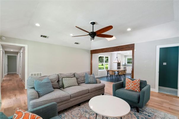 Dining room, Interior, Living room, Pendant Lights, Recessed Lighting, Wood Texture Flooring