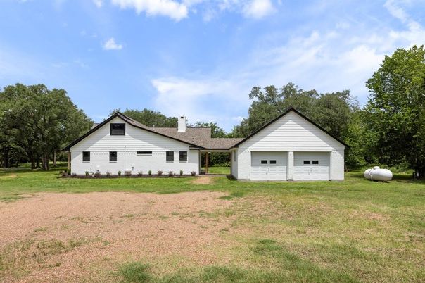 Backyard, Detached Garage, Exterior