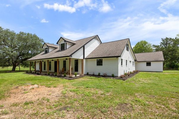 Backyard, Exterior, Facade, Farmhouse