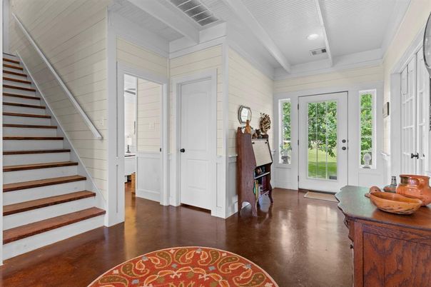 Interior, Piano, Recessed Lighting, Wood Texture Flooring
