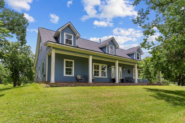 Exterior, Facade, Cape Cod