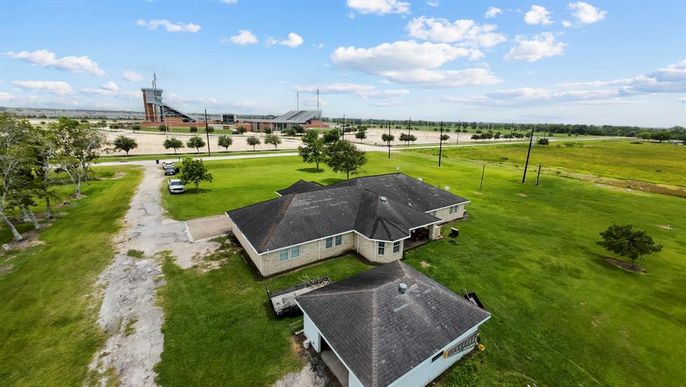 Exterior, Drone