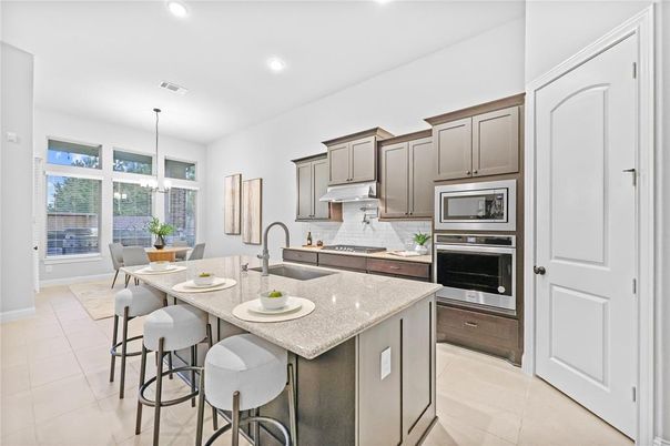 Dining room, Interior, Kitchen, Pendant Lights, Recessed Lighting, Stainless Steel Appliances