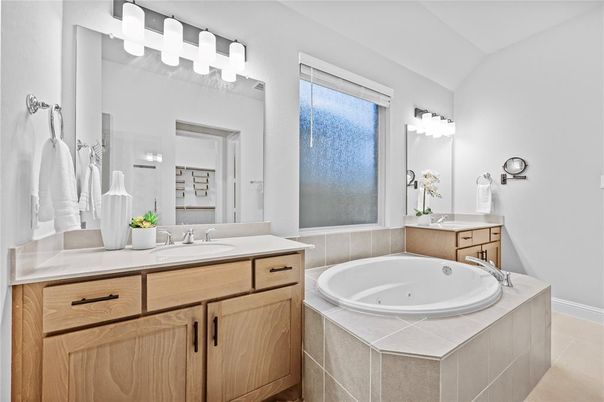Bathroom, Dual Sink Vanities, Interior