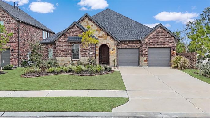 Attached, Exterior, Facade, Brick Facade, Brick Traditional
