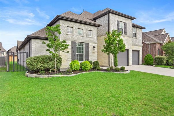 Attached, Exterior, Facade, French Provincial