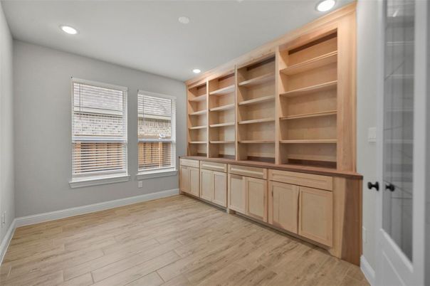 Interior, Recessed Lighting, Wood Texture Flooring