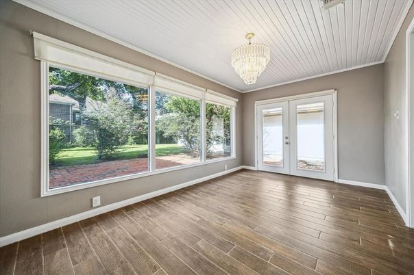Chandelier, Empty room, Interior, Wood Texture Flooring