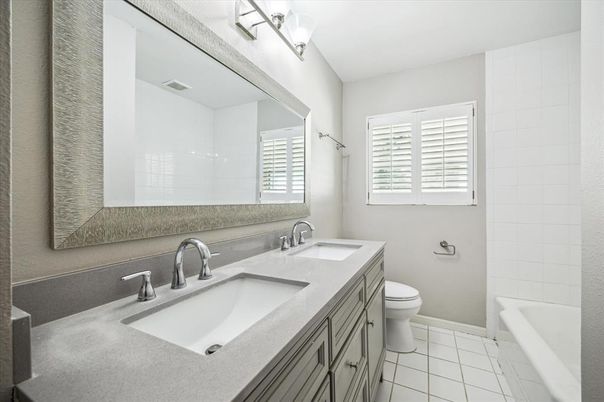 Bathroom, Dual Sink Vanities, Interior