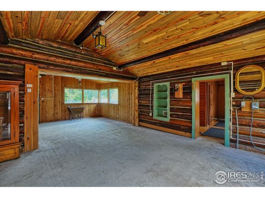 Empty room, Interior, Wooden Beams, Wooden Ceilings, Wooden Walls