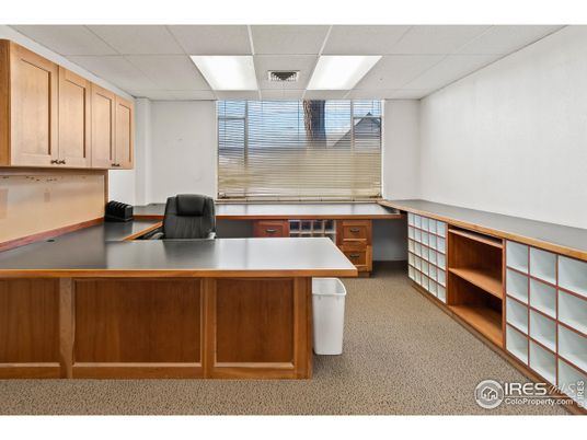 Home Office, Interior