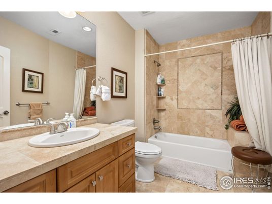 Bathroom, Interior, Recessed Lighting, Tile Countertops