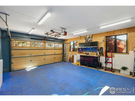 Garage, Interior