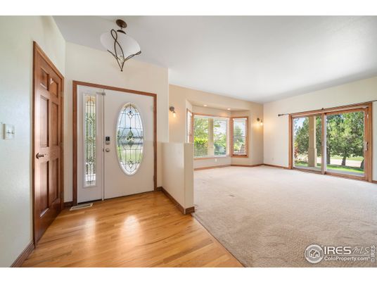Empty room, Interior, Pendant Lights, Wood Texture Flooring