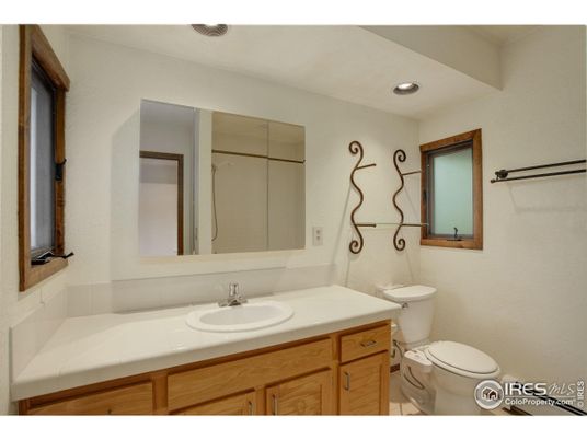 Bathroom, Interior, Recessed Lighting, Tile Countertops