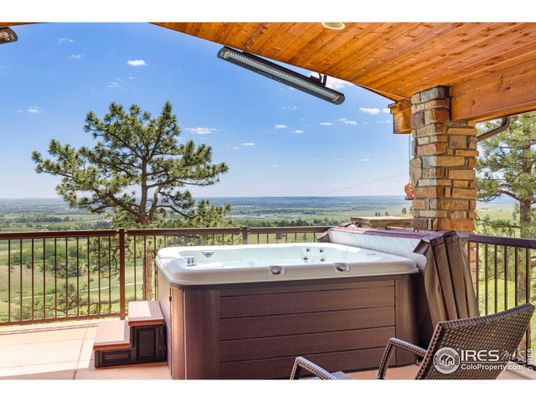 Exterior, Hot Tub, Water