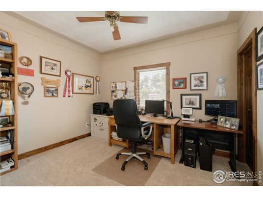 Home Office, Interior