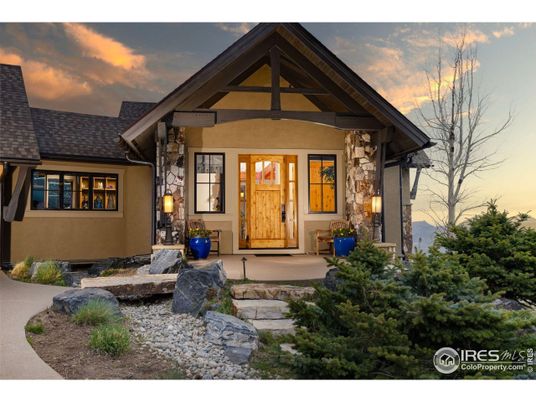 Exterior, Facade, American Craftsman