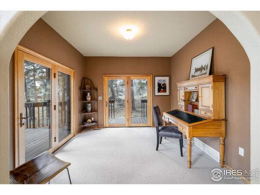 Home Office, Interior