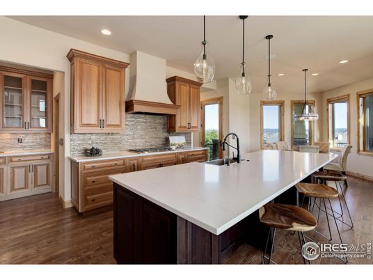 Dining room, Interior, Kitchen, Pendant Lights, Recessed Lighting, Wood Texture Flooring