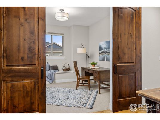 Home Office, Interior