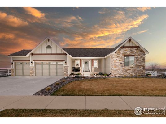 Attached, Exterior, Facade, Farmhouse