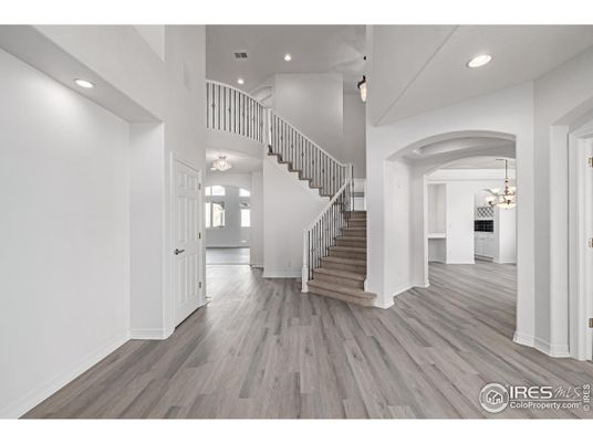 Interior, Pendant Lights, Recessed Lighting, Wood Texture Flooring