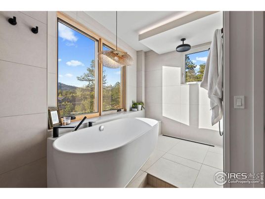 Bathroom, Free Standing Baths, Interior, Pendant Lights